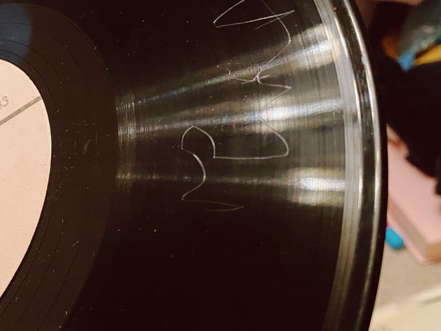 поцарапанный винил