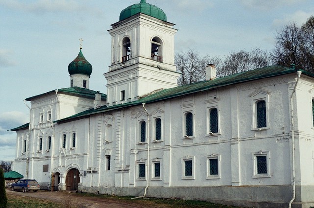 Церковь во Пскове фото на плёнку