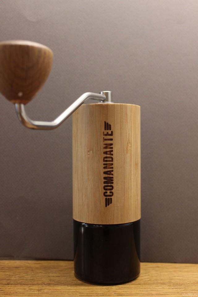Ручная кофемолка Команданте C40