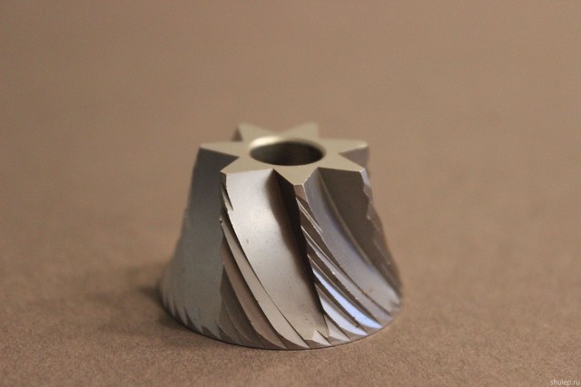 Стальные жернова в ручной кофемолке Команданте