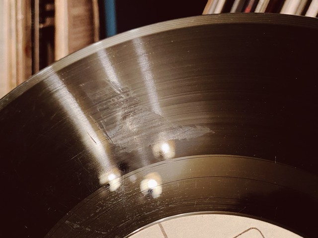 Царапина на пластинке