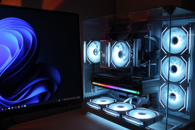 Lian Li O11 Vision White PC case